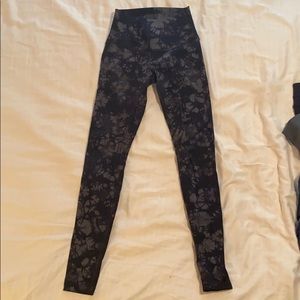 Lululemon wunder under